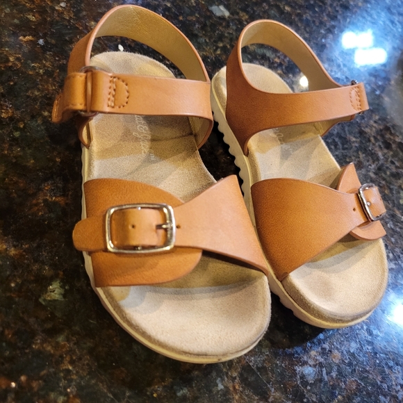Brown Kids Sandals - Picture 7 of 11